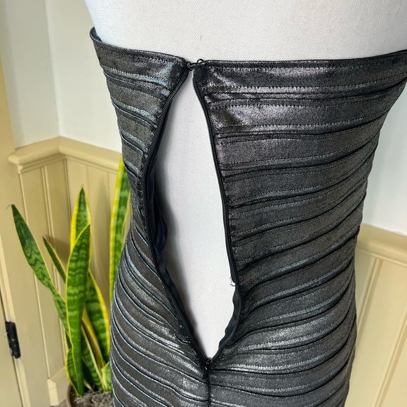 BCBG Max Azria Strapless Mini Dress Sz M | Metallic Y2K Bodycon Kardashian - Picture 7 of 16